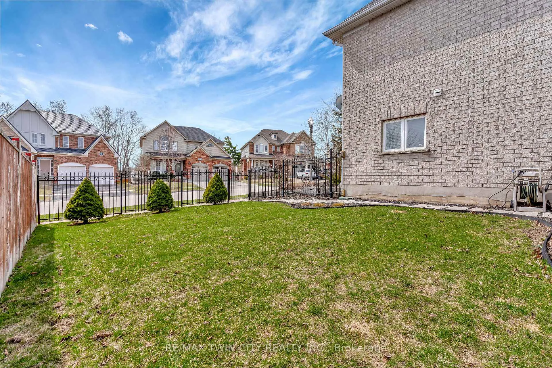 Photo 43 of 330 Pine Valley Drive, Kitchener — HOMEH