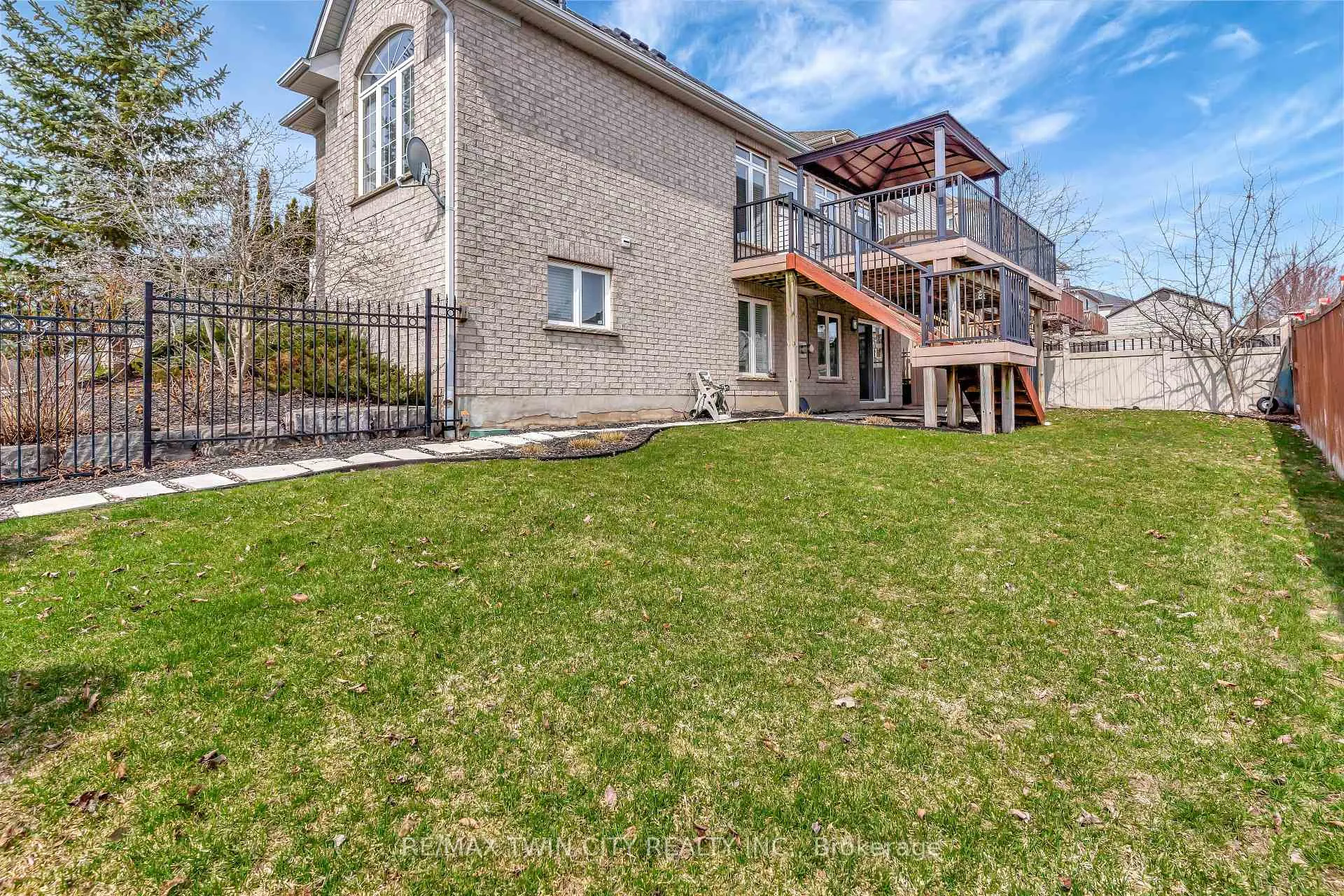 Photo 44 of 330 Pine Valley Drive, Kitchener — HOMEH