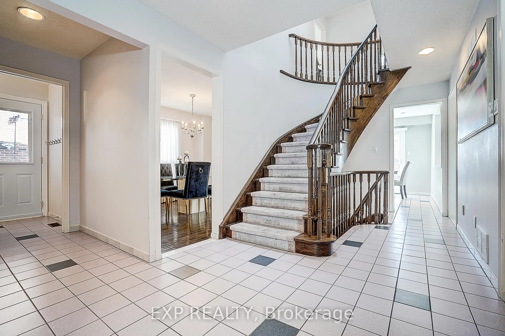 Photo 4 of 27 Pining Road, Markham, Aileen-Willowbrook — HOMEH
