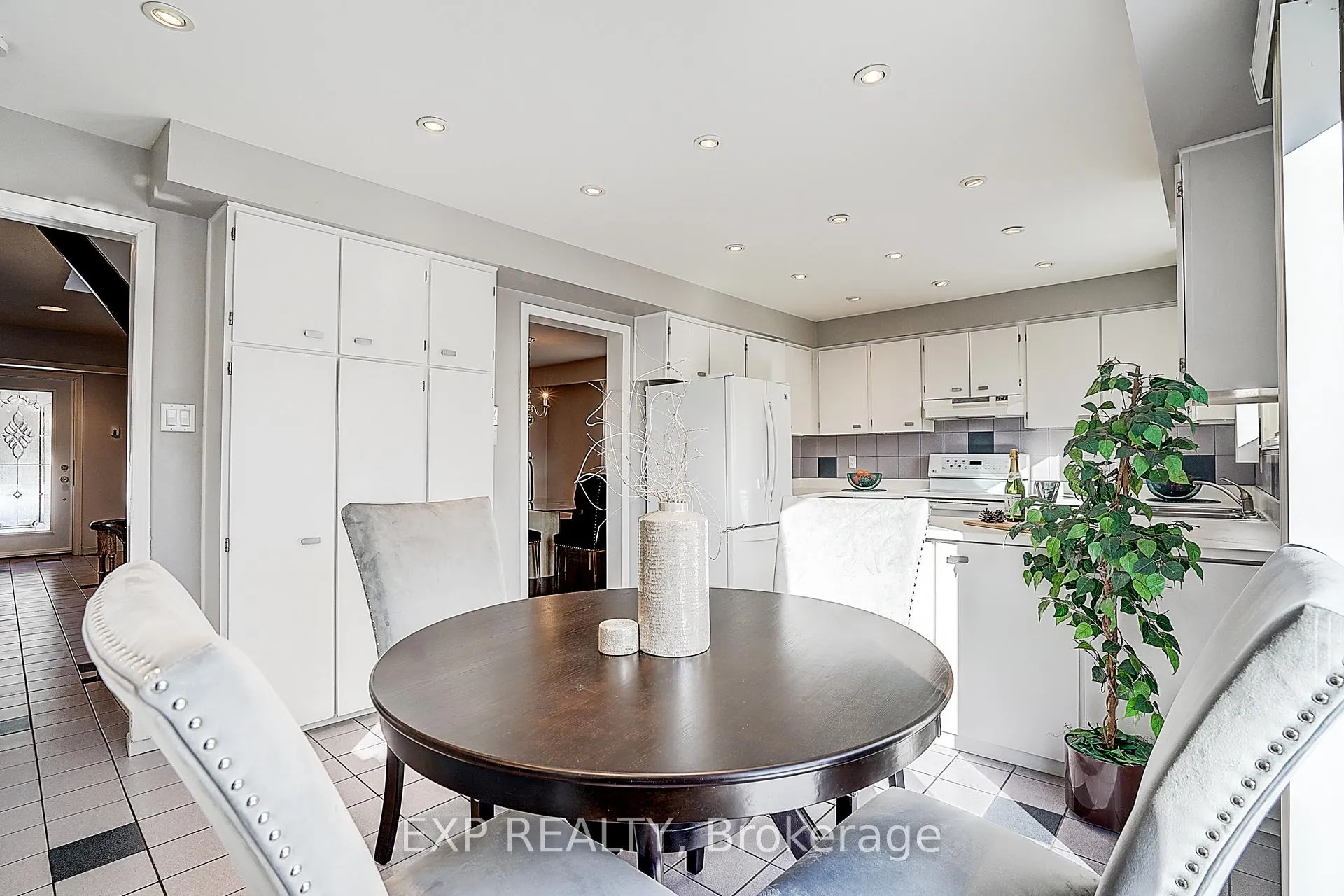 Photo 14 of 27 Pining Road, Markham, Aileen-Willowbrook — HOMEH