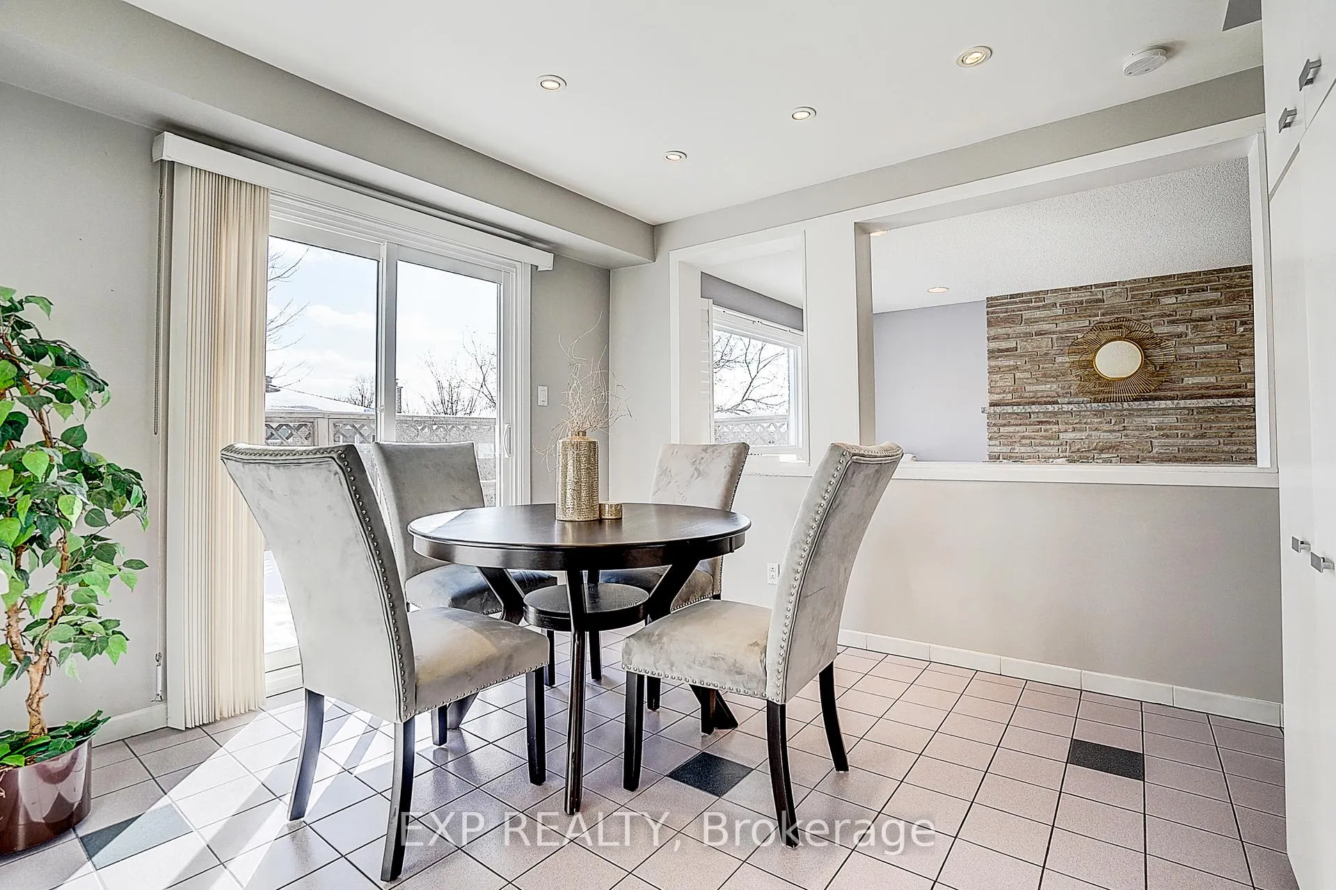 Photo 15 of 27 Pining Road, Markham, Aileen-Willowbrook — HOMEH