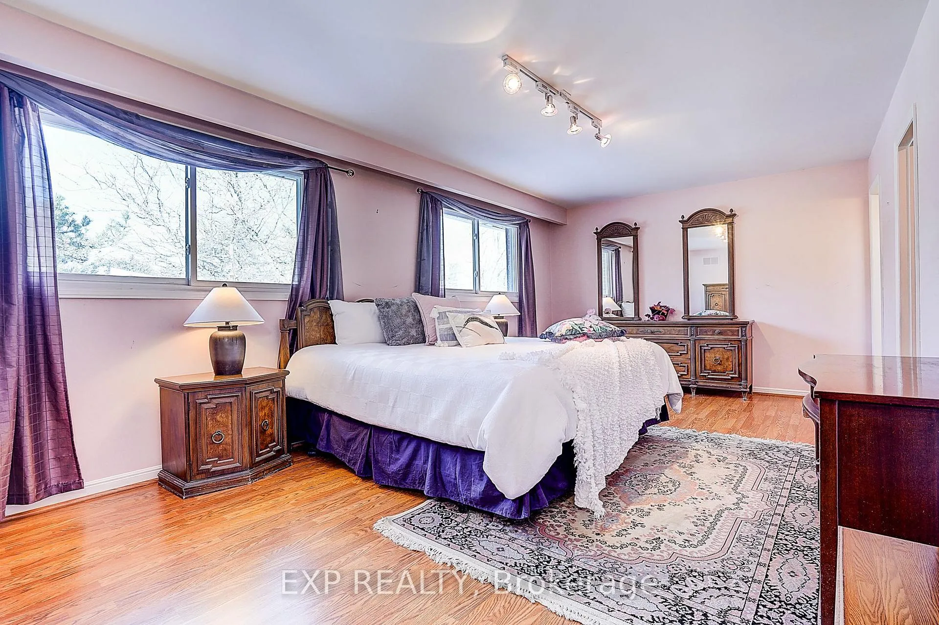 Photo 23 of 27 Pining Road, Markham, Aileen-Willowbrook — HOMEH