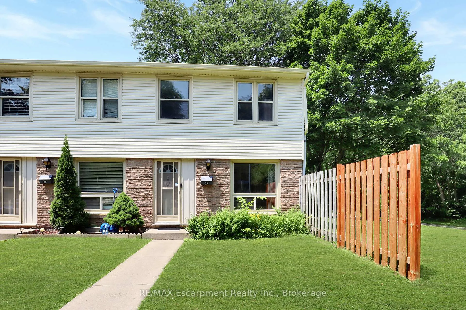 Photo 1 of Unit 15, 165 Green Valley Drive, Kitchener — HOMEH