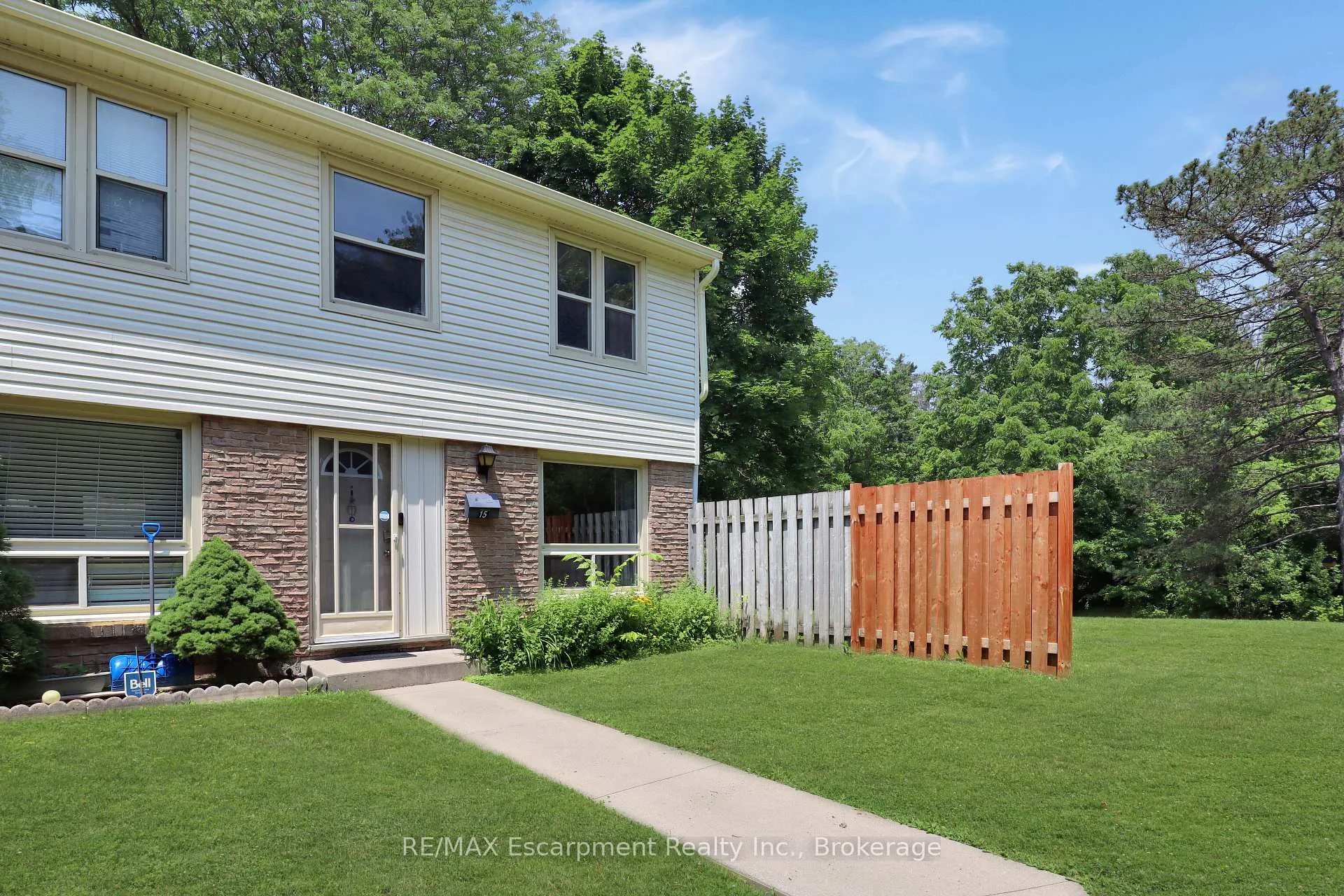 Photo 2 of Unit 15, 165 Green Valley Drive, Kitchener — HOMEH