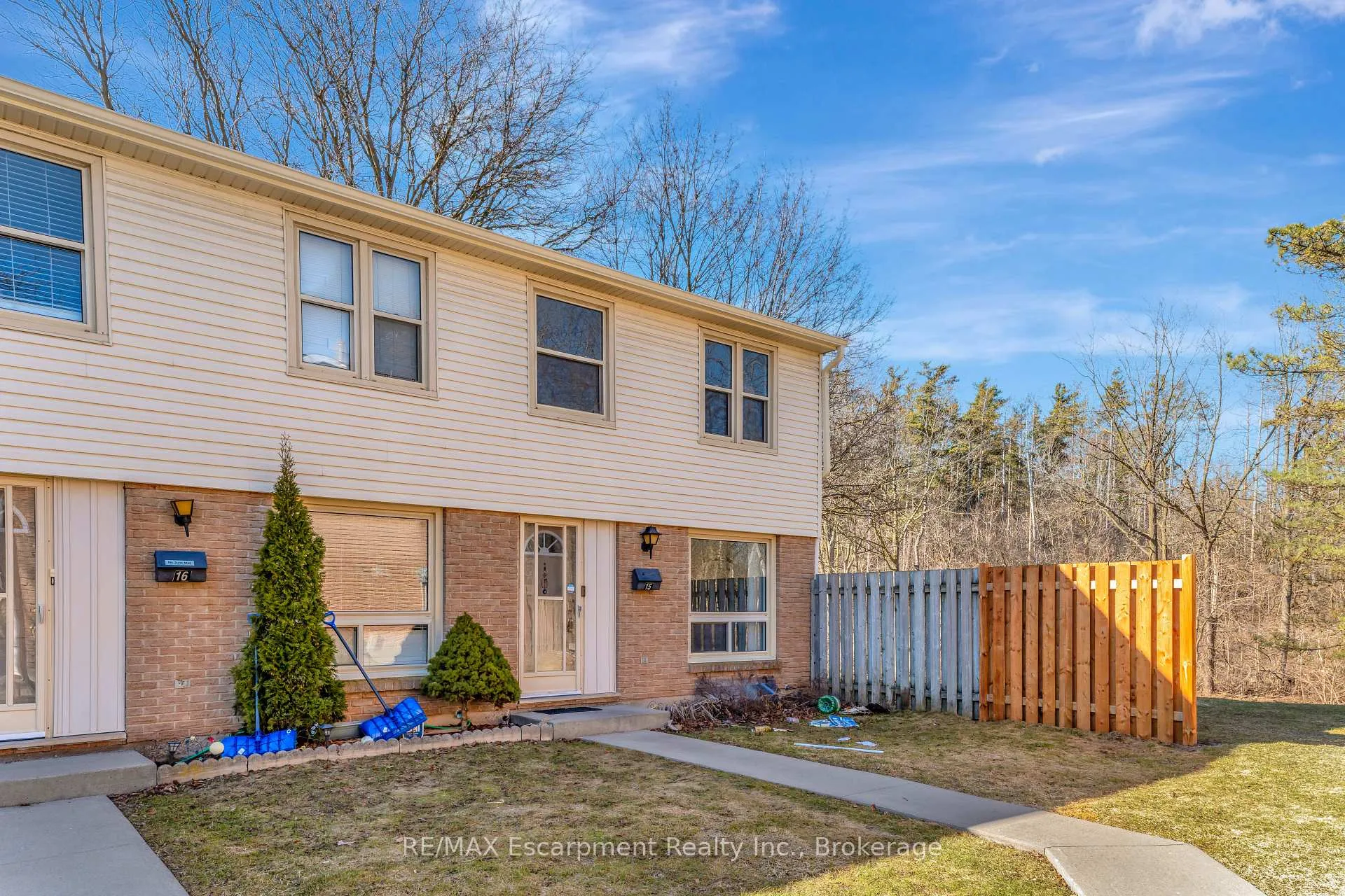 Photo 4 of Unit 15, 165 Green Valley Drive, Kitchener — HOMEH
