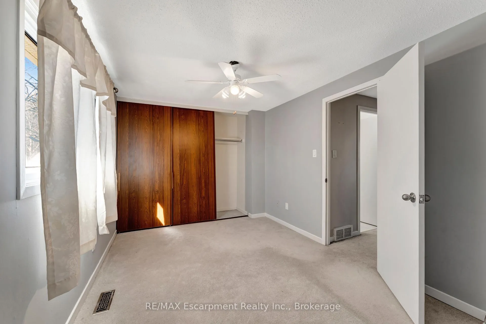 Photo 13 of Unit 15, 165 Green Valley Drive, Kitchener — HOMEH