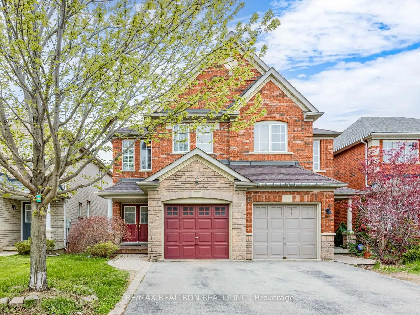 Front of 27 Tuscana Boulevard