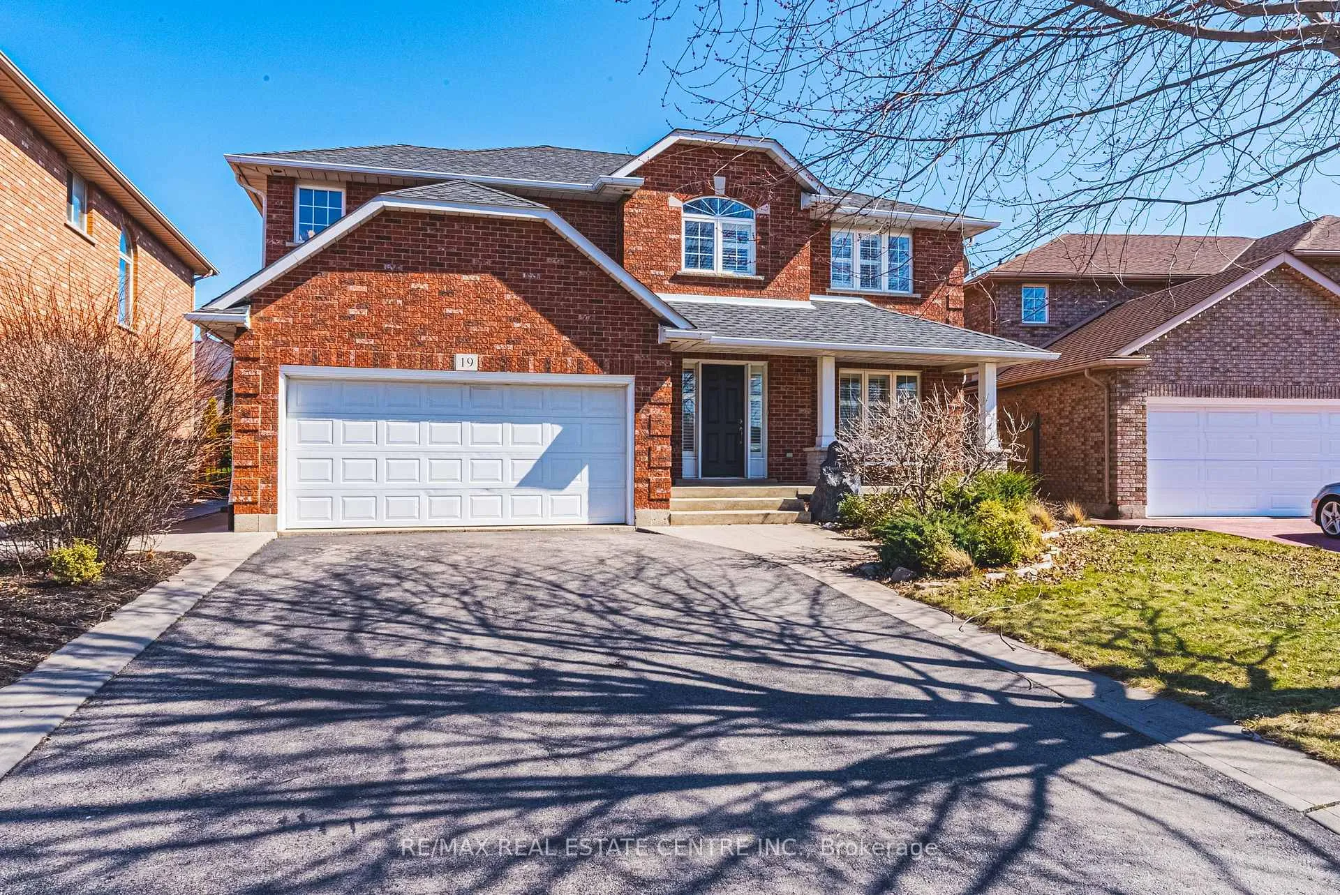 Front of 19 Liuna Court