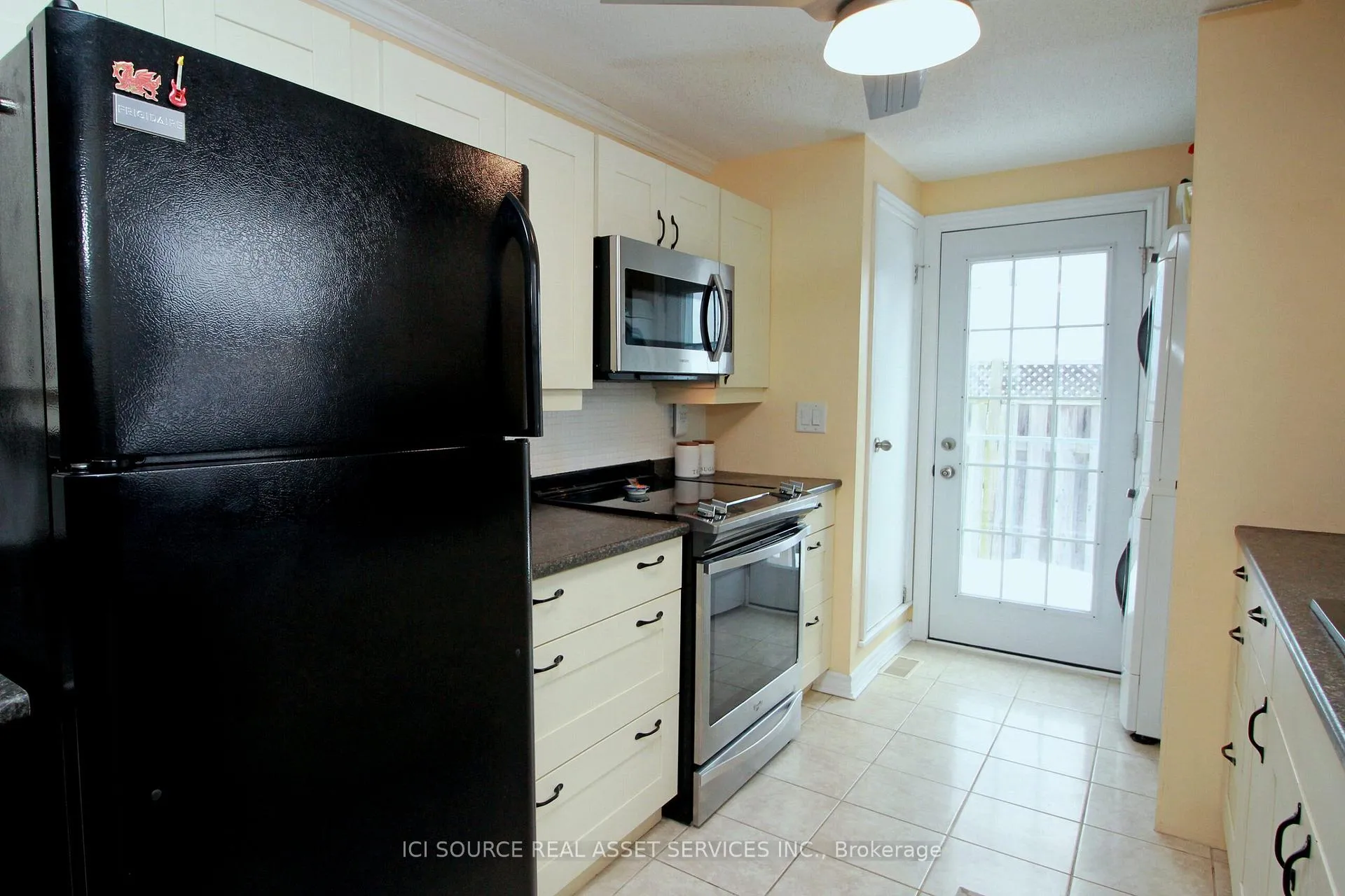 Photo 11 of 15 Driftwood Lane, Clarington, Bowmanville — HOMEH