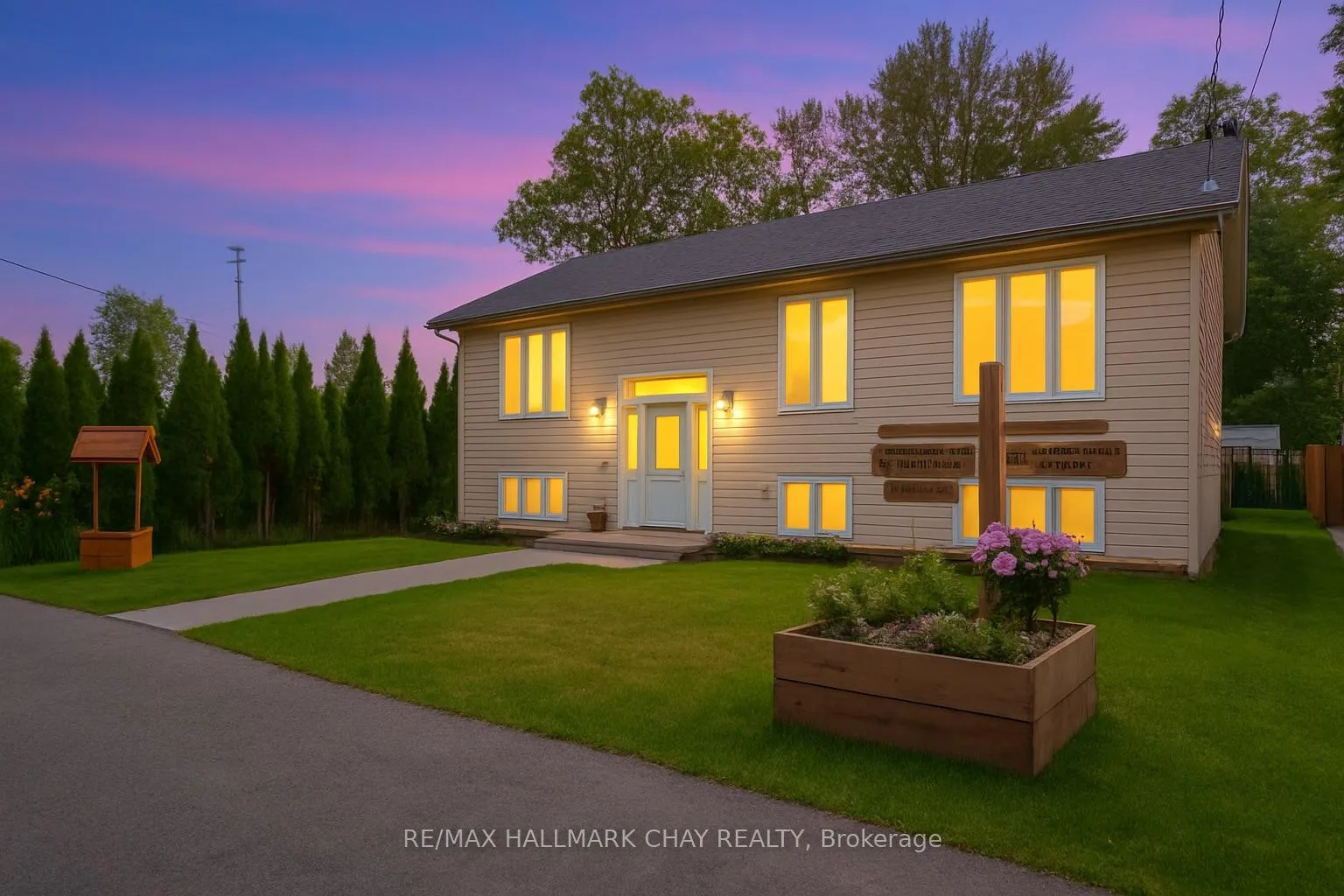 Photo 1 of 1115 Shore Acres Drive, Innisfil, Gilford — HOMEH