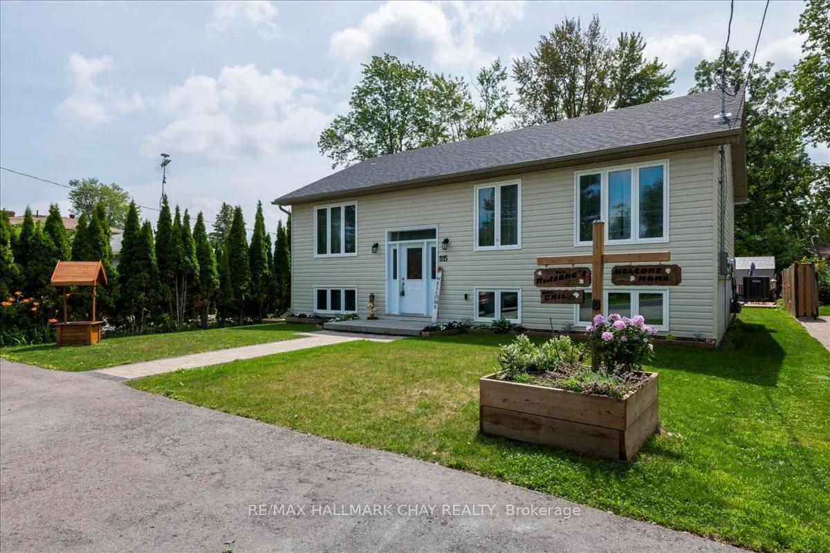 Photo 2 of 1115 Shore Acres Drive, Innisfil, Gilford — HOMEH