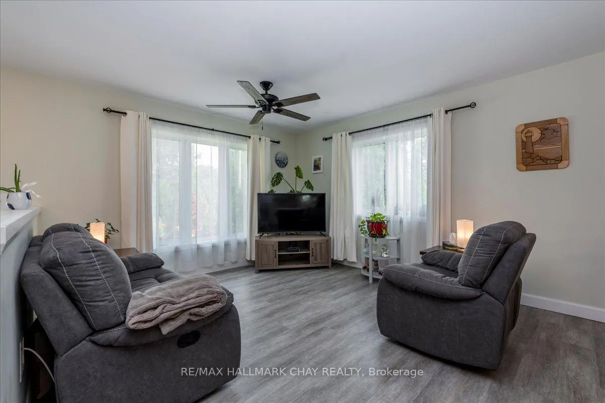 Photo 3 of 1115 Shore Acres Drive, Innisfil, Gilford — HOMEH