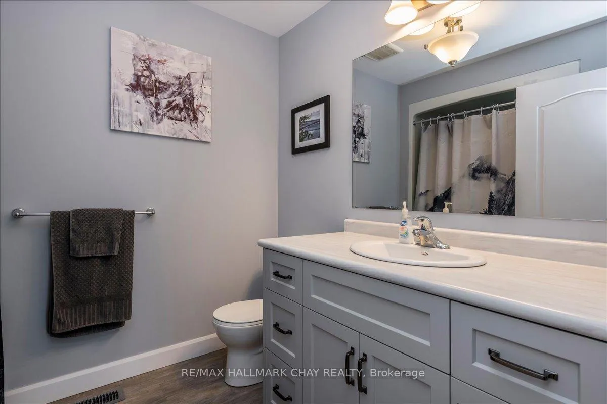 Photo 12 of 1115 Shore Acres Drive, Innisfil, Gilford — HOMEH