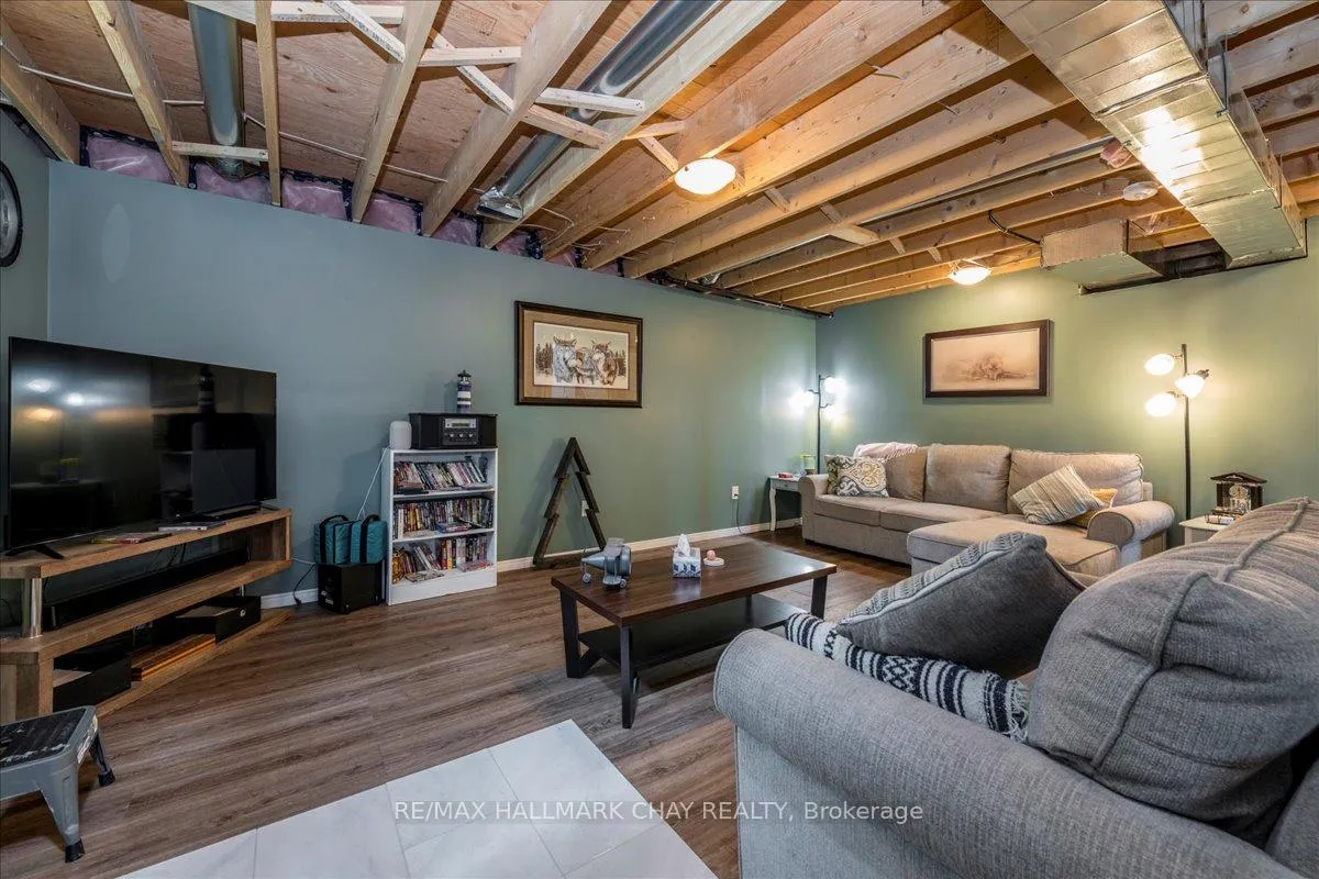 Photo 14 of 1115 Shore Acres Drive, Innisfil, Gilford — HOMEH