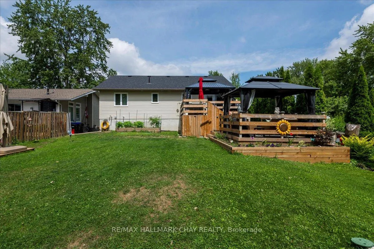 Photo 21 of 1115 Shore Acres Drive, Innisfil, Gilford — HOMEH