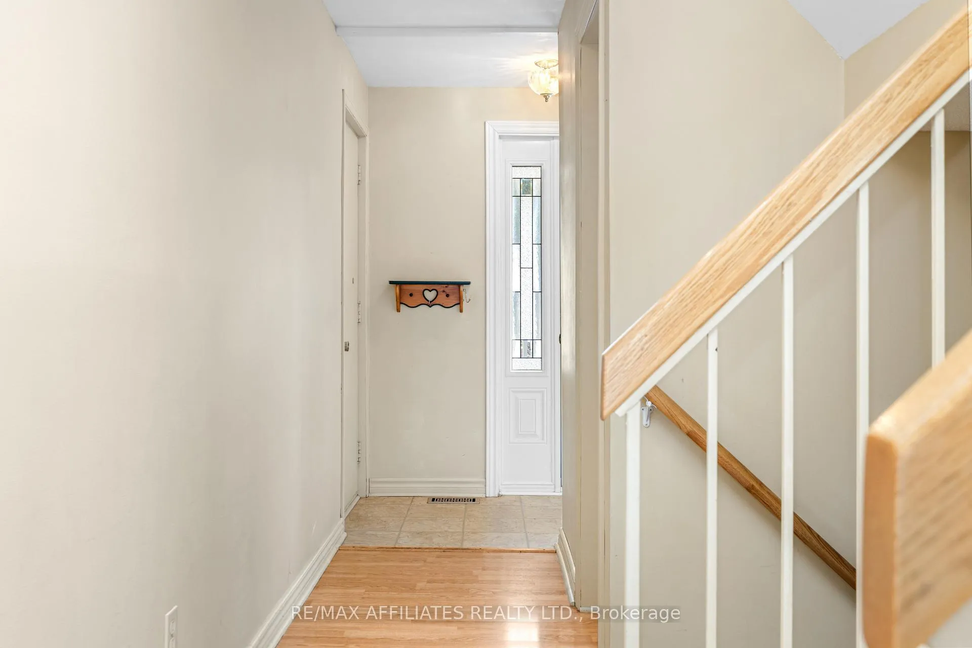 Photo 4 of 2 Shadow Court, Ottawa, Leslie Park — HOMEH