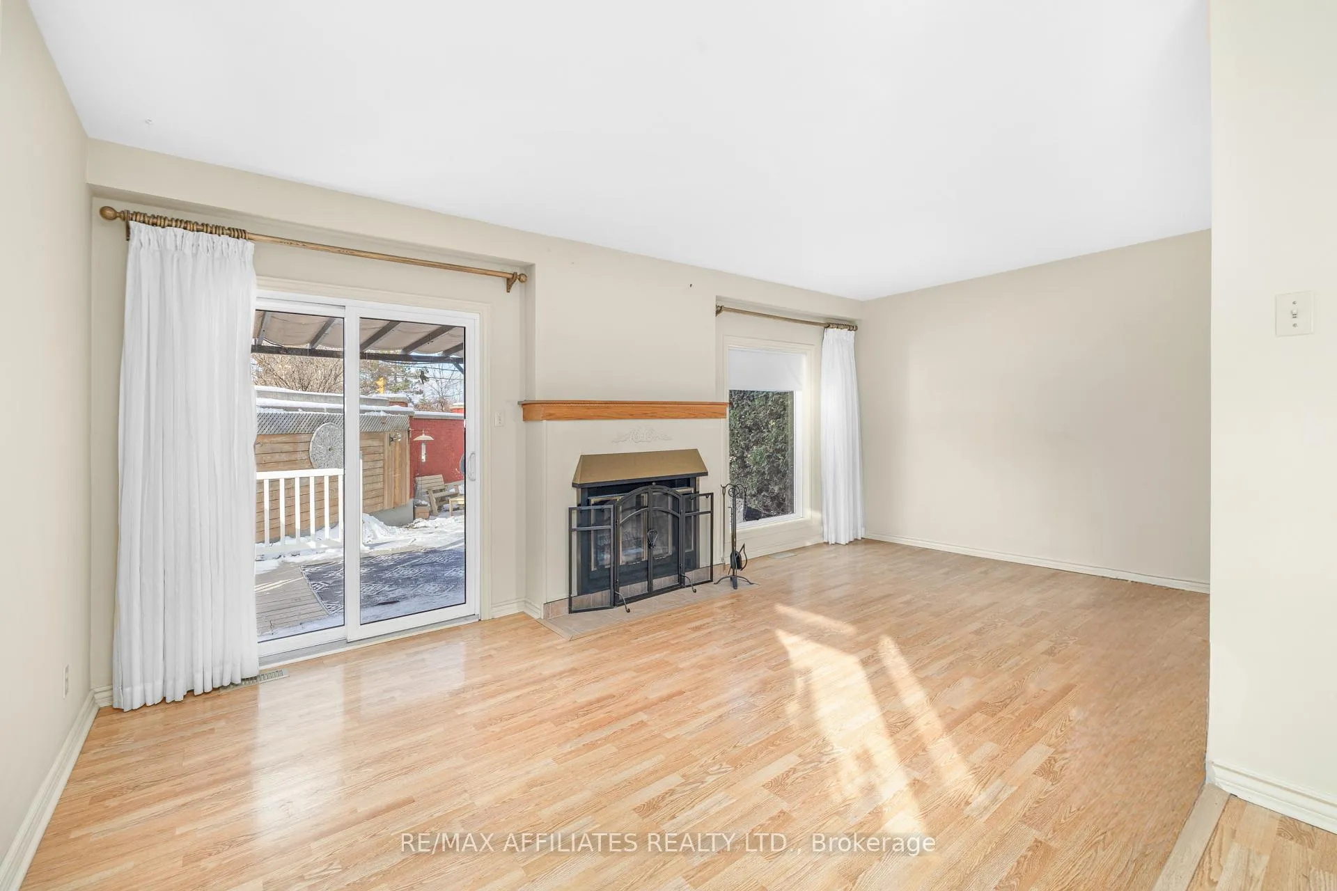 Photo 8 of 2 Shadow Court, Ottawa, Leslie Park — HOMEH