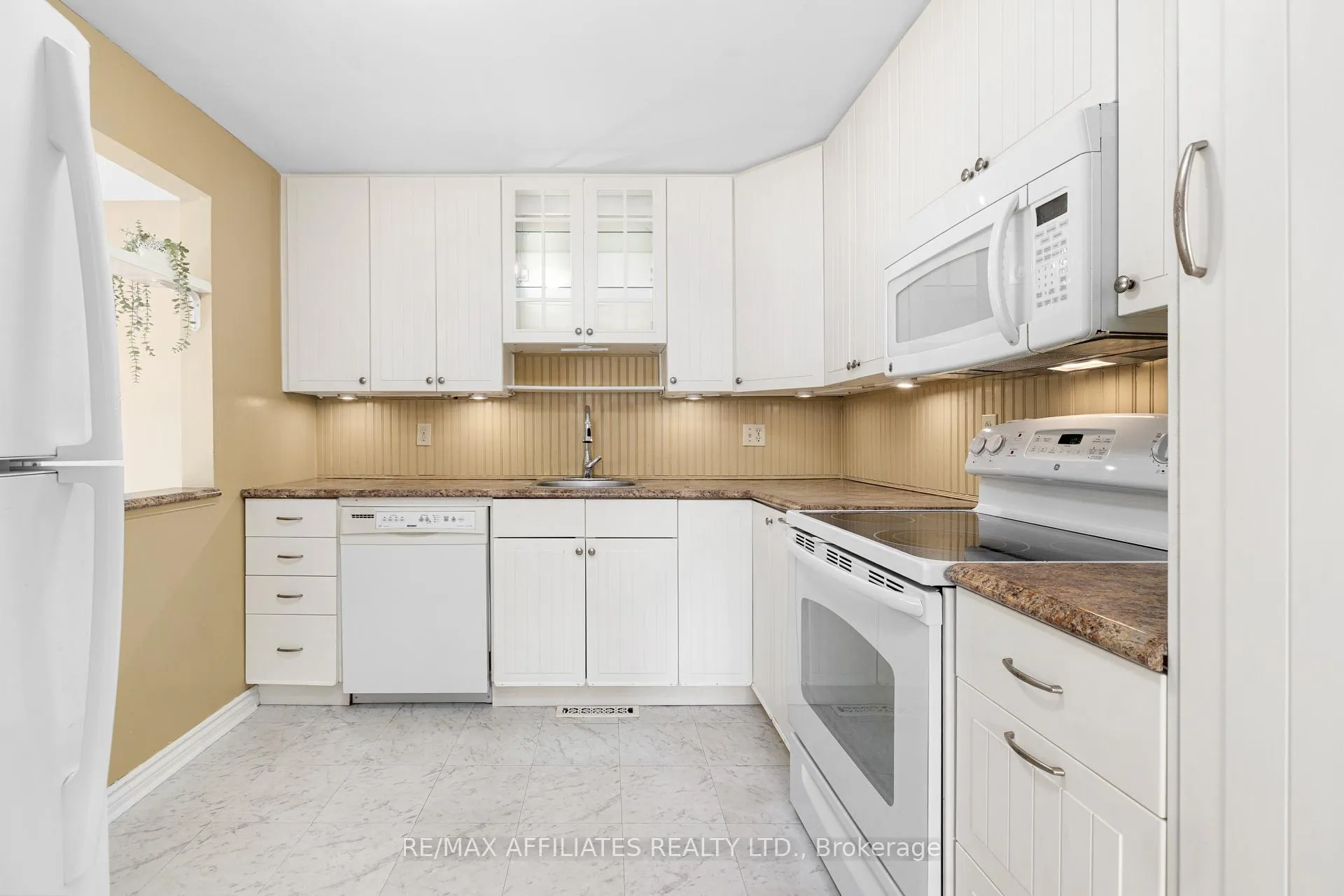 Photo 17 of 2 Shadow Court, Ottawa, Leslie Park — HOMEH