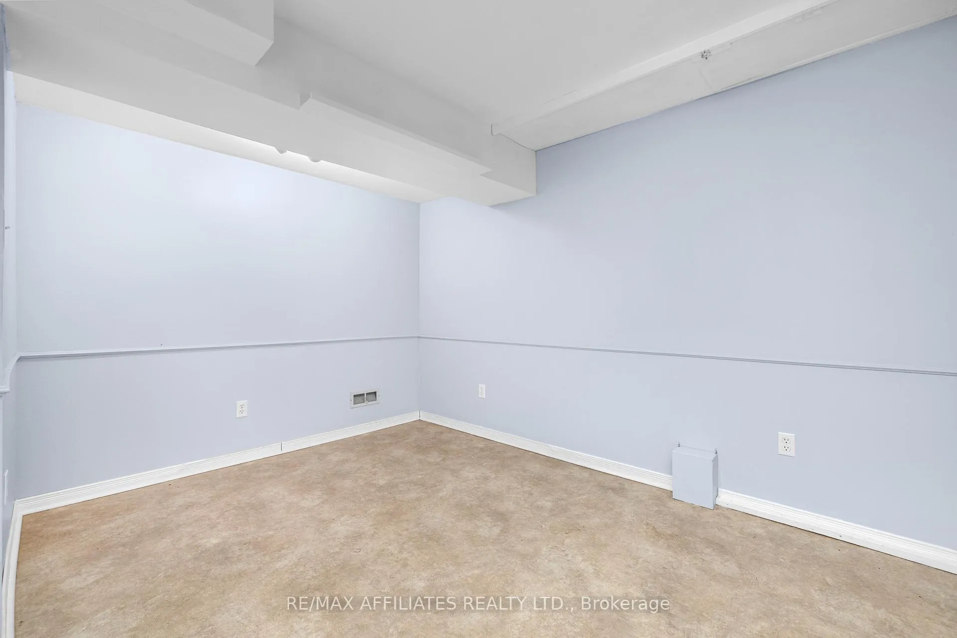Photo 32 of 2 Shadow Court, Ottawa, Leslie Park — HOMEH