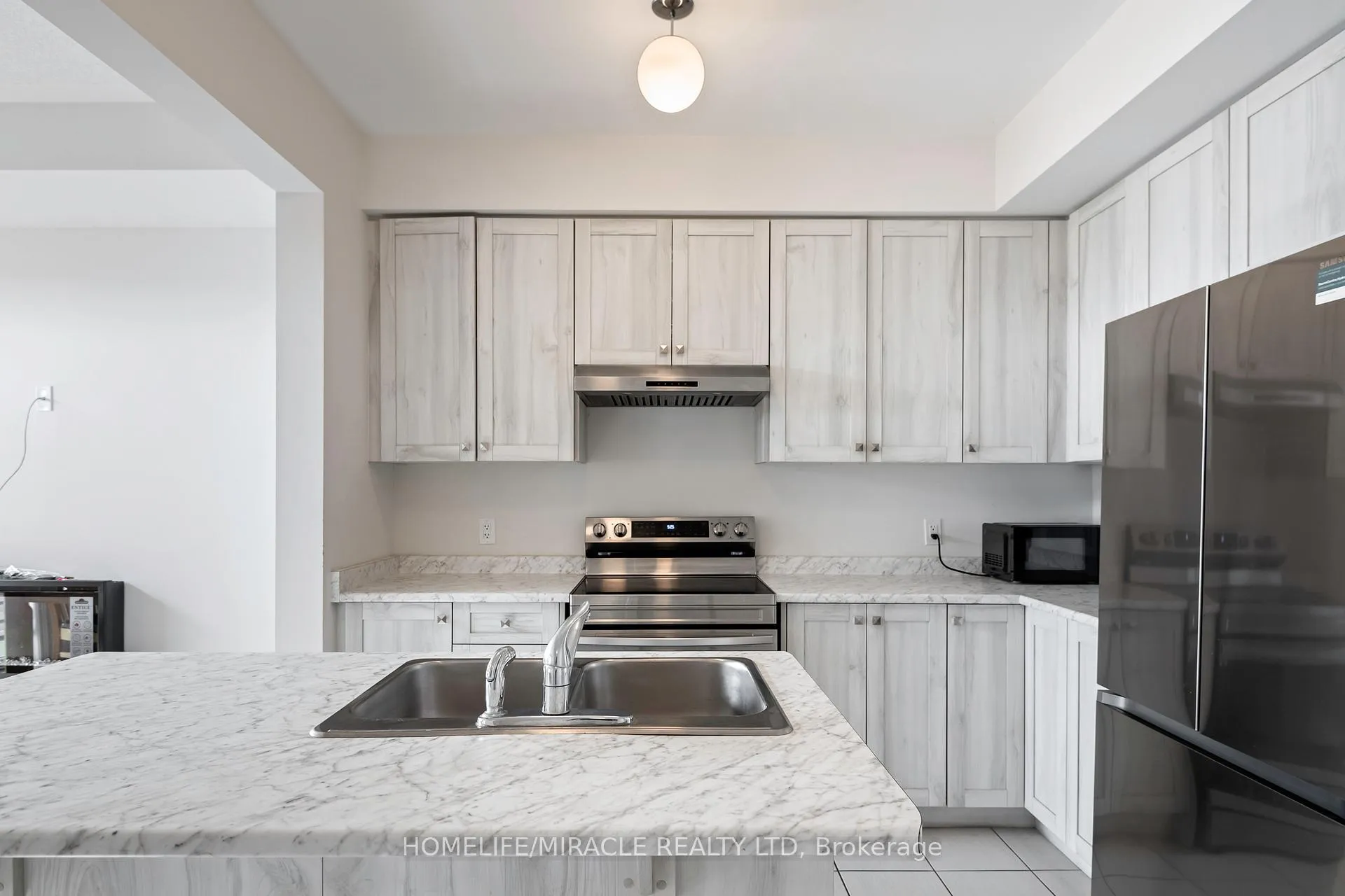 Photo 10 of 534 Red Elm Road, Shelburne — HOMEH