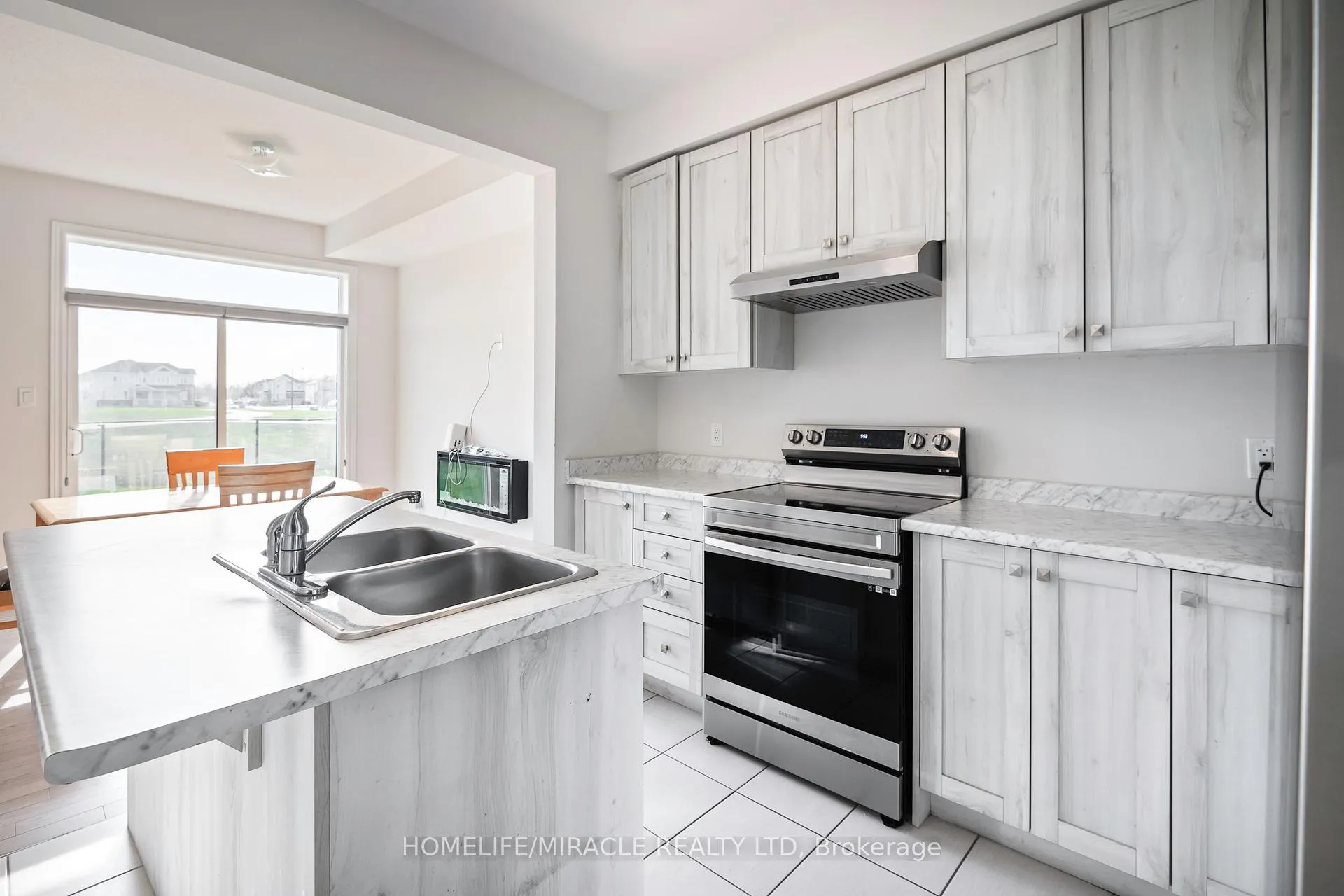 Photo 12 of 534 Red Elm Road, Shelburne — HOMEH