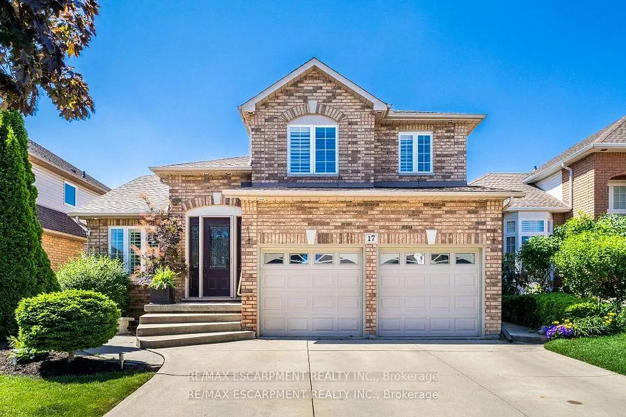Photo 2 of 17 Hillgarden Drive, Hamilton, Stoney Creek — HOMEH
