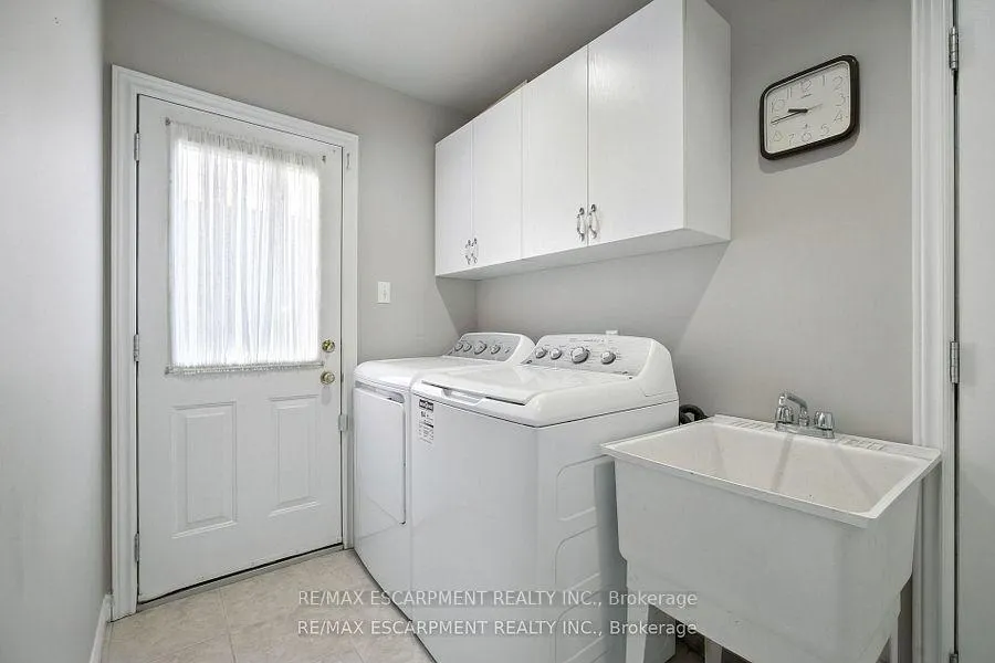Photo 20 of 17 Hillgarden Drive, Hamilton, Stoney Creek — HOMEH