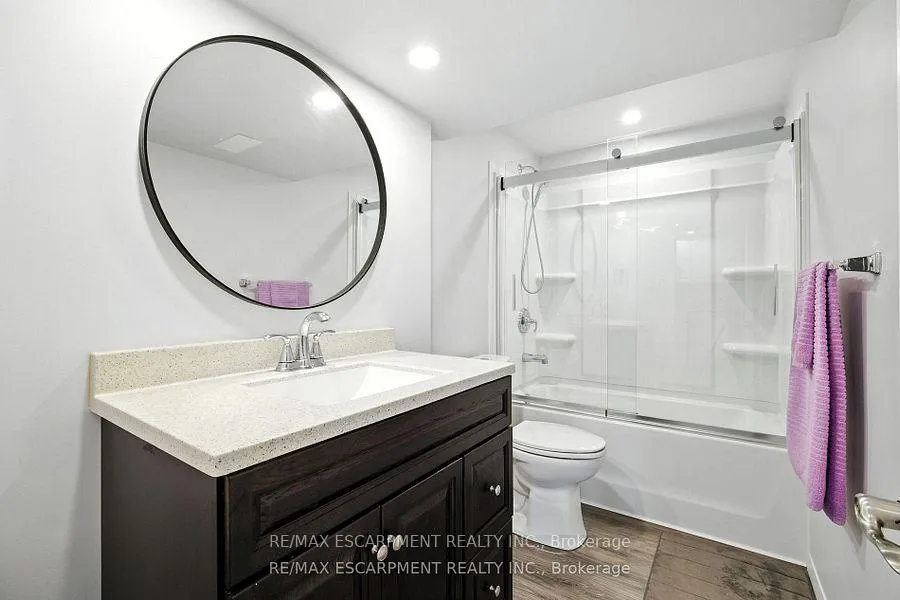 Photo 26 of 17 Hillgarden Drive, Hamilton, Stoney Creek — HOMEH