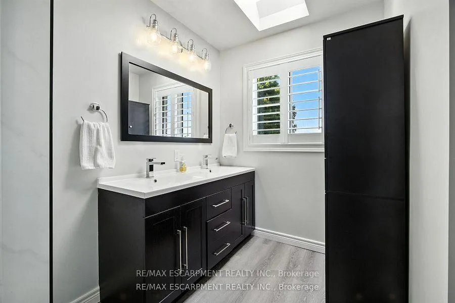 Photo 32 of 17 Hillgarden Drive, Hamilton, Stoney Creek — HOMEH