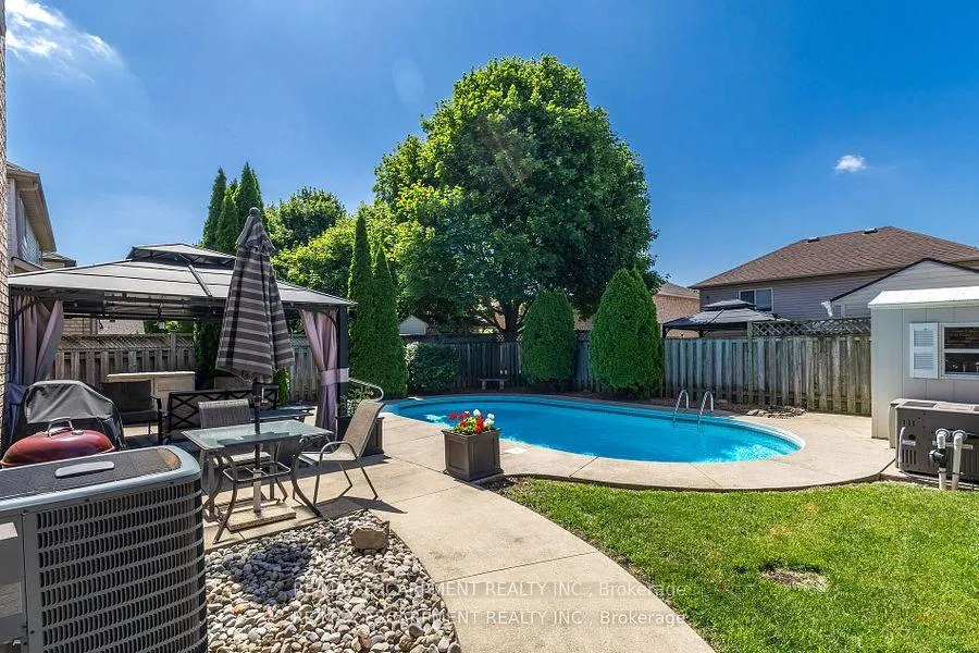 Photo 38 of 17 Hillgarden Drive, Hamilton, Stoney Creek — HOMEH
