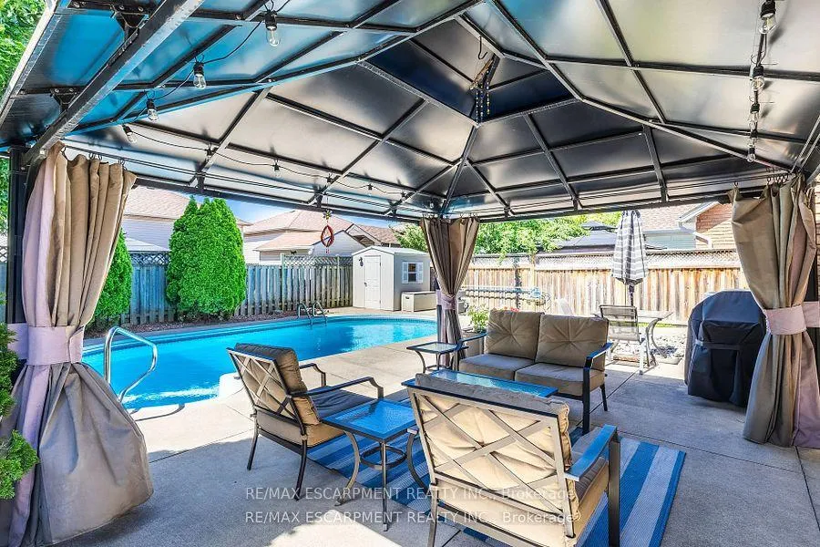 Photo 45 of 17 Hillgarden Drive, Hamilton, Stoney Creek — HOMEH
