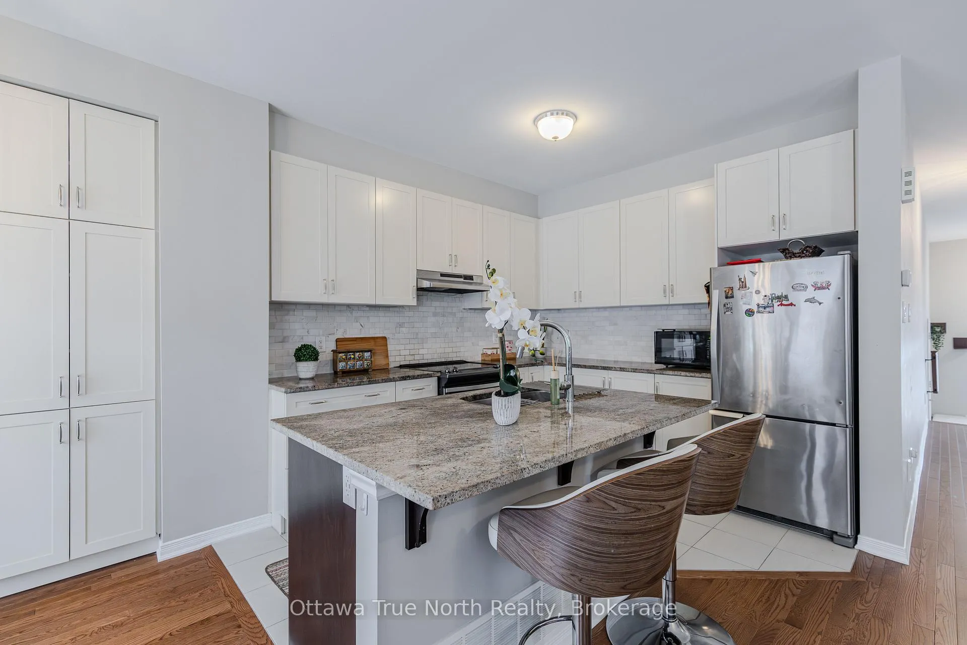 Photo 10 of 221 Don Brown Private, Ottawa, Kanata - Emerald Meadows/Trailwest — HOMEH