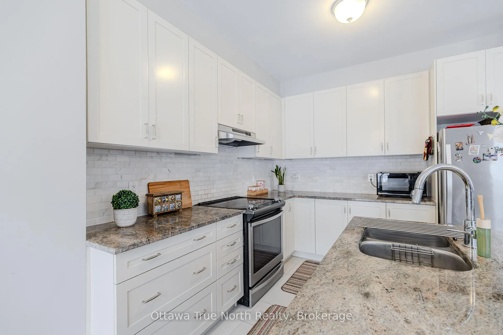 Photo 11 of 221 Don Brown Private, Ottawa, Kanata - Emerald Meadows/Trailwest — HOMEH