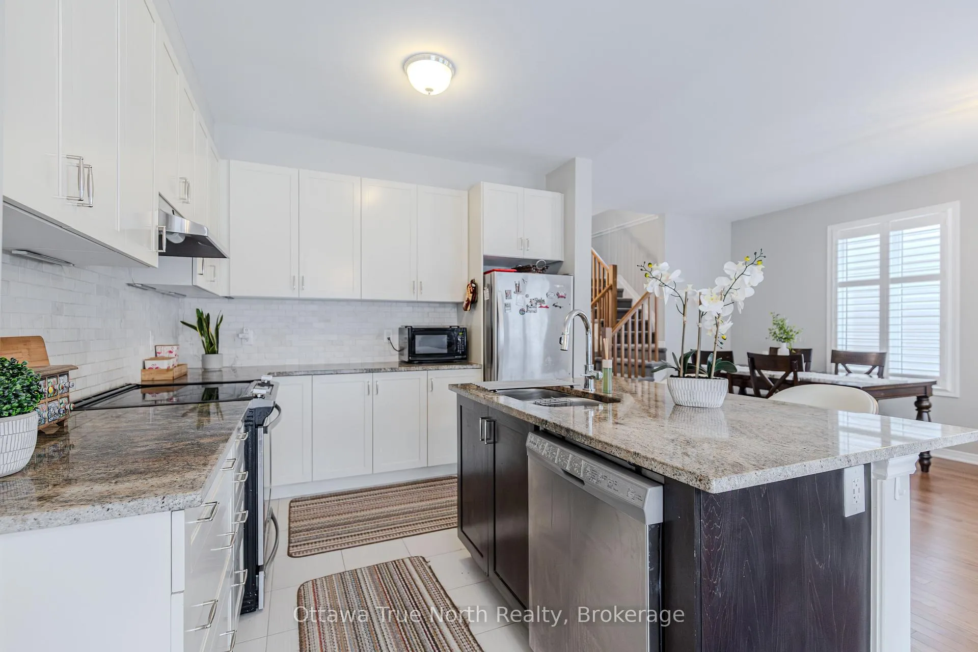 Photo 13 of 221 Don Brown Private, Ottawa, Kanata - Emerald Meadows/Trailwest — HOMEH
