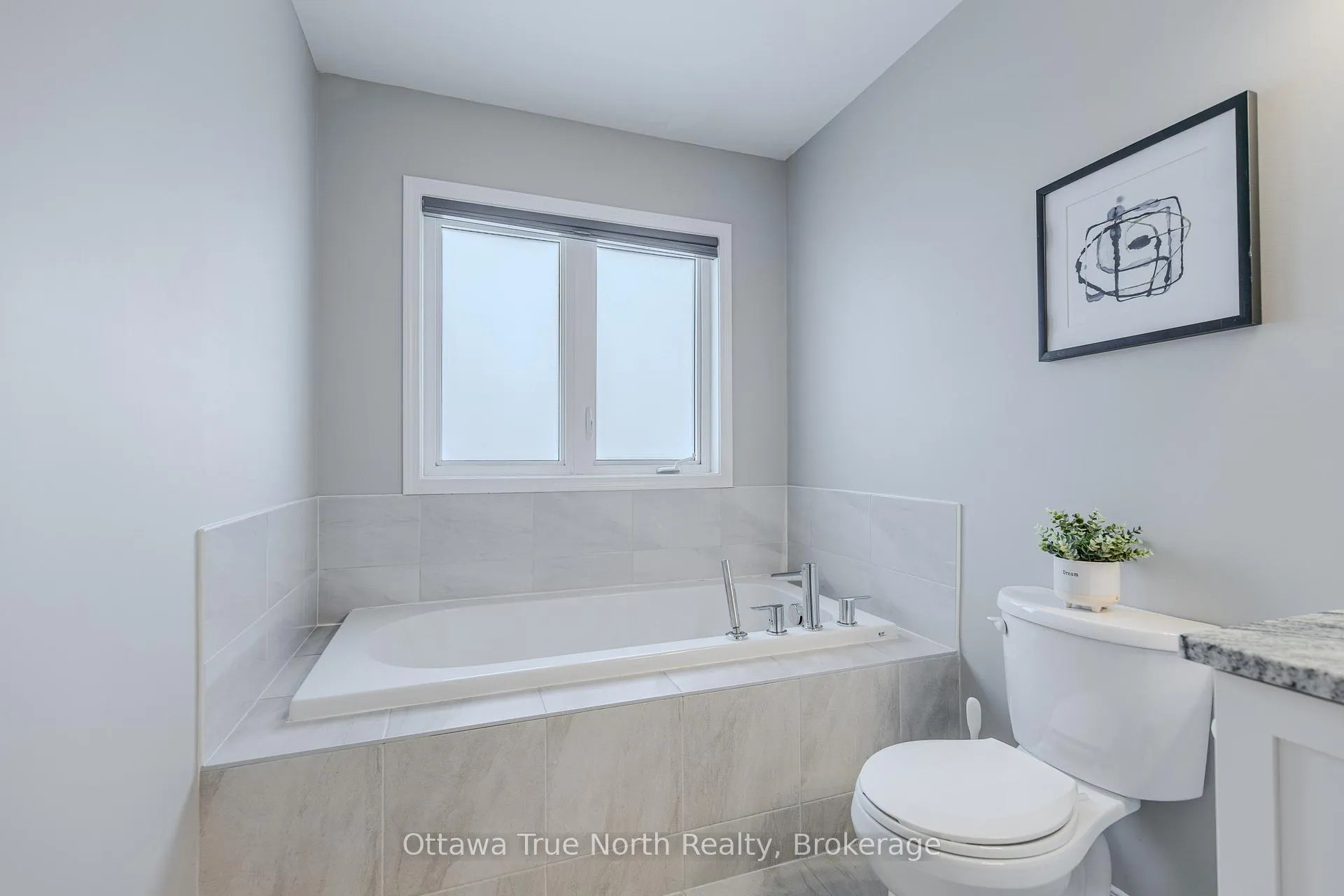 Photo 30 of 221 Don Brown Private, Ottawa, Kanata - Emerald Meadows/Trailwest — HOMEH