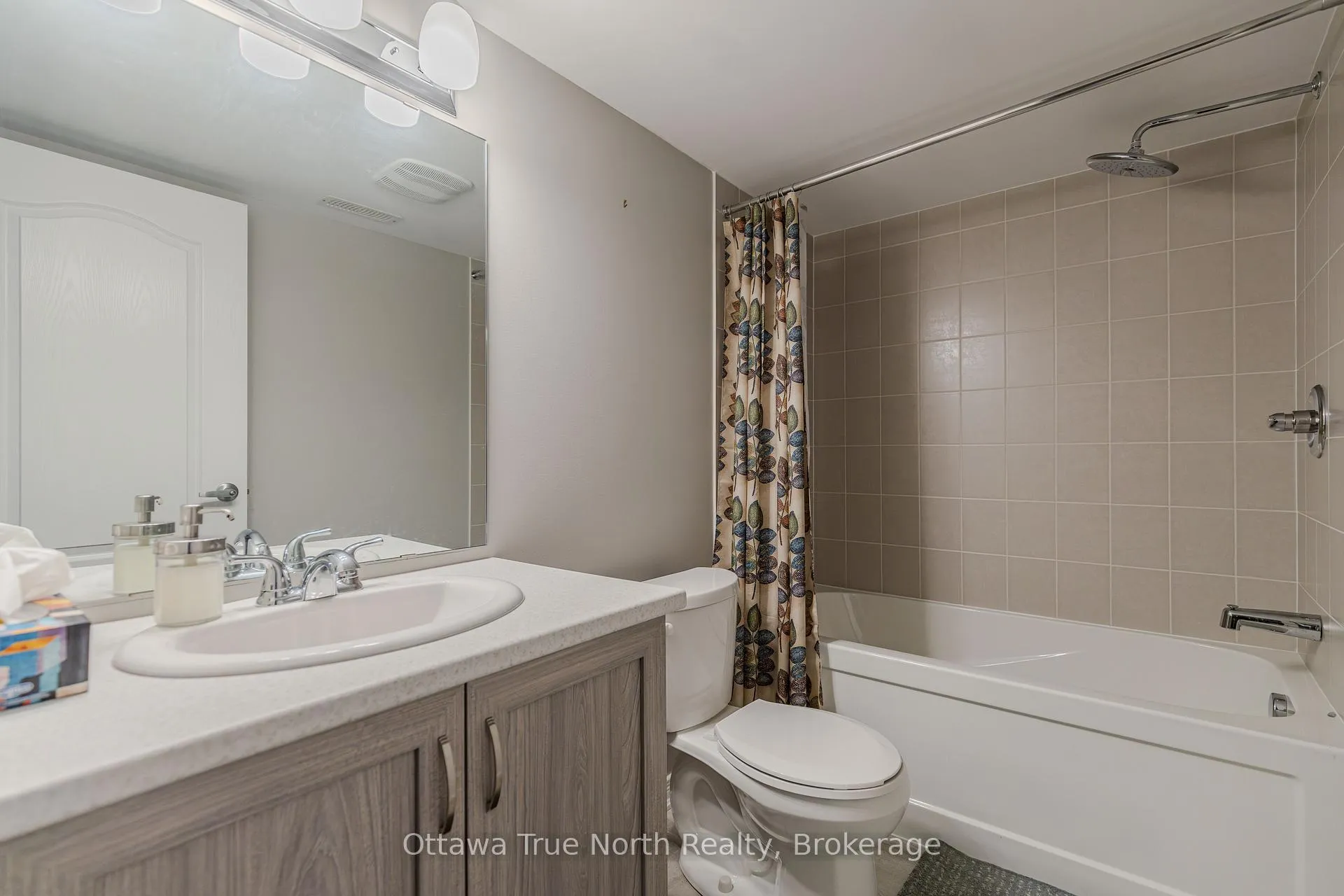 Photo 33 of 221 Don Brown Private, Ottawa, Kanata - Emerald Meadows/Trailwest — HOMEH