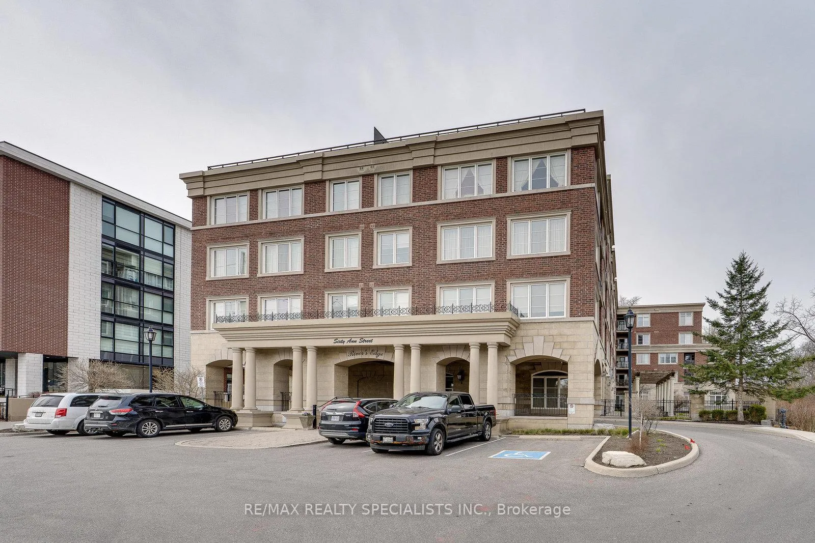 Front of Unit 401, 60 Ann Street
