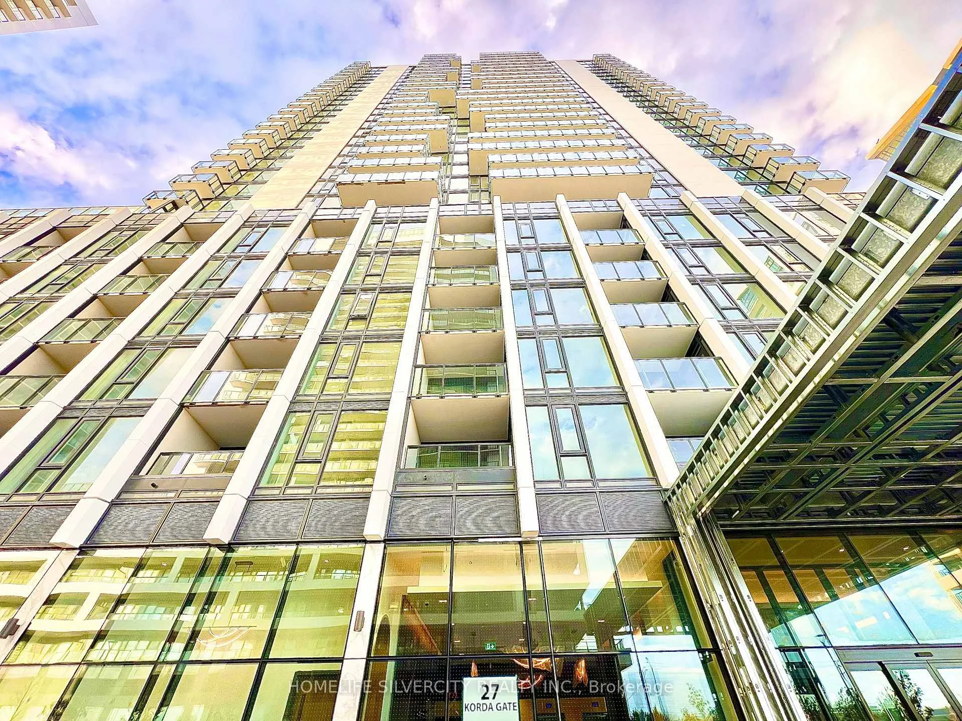 Photo 2 of Unit 409, 27 Korda Gate, Vaughan, Vellore Village — HOMEH