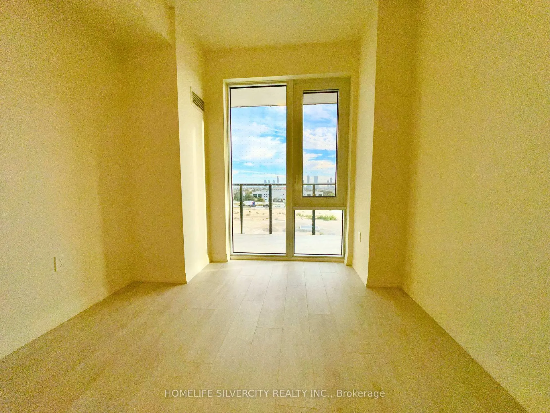 Photo 5 of Unit 409, 27 Korda Gate, Vaughan, Vellore Village — HOMEH