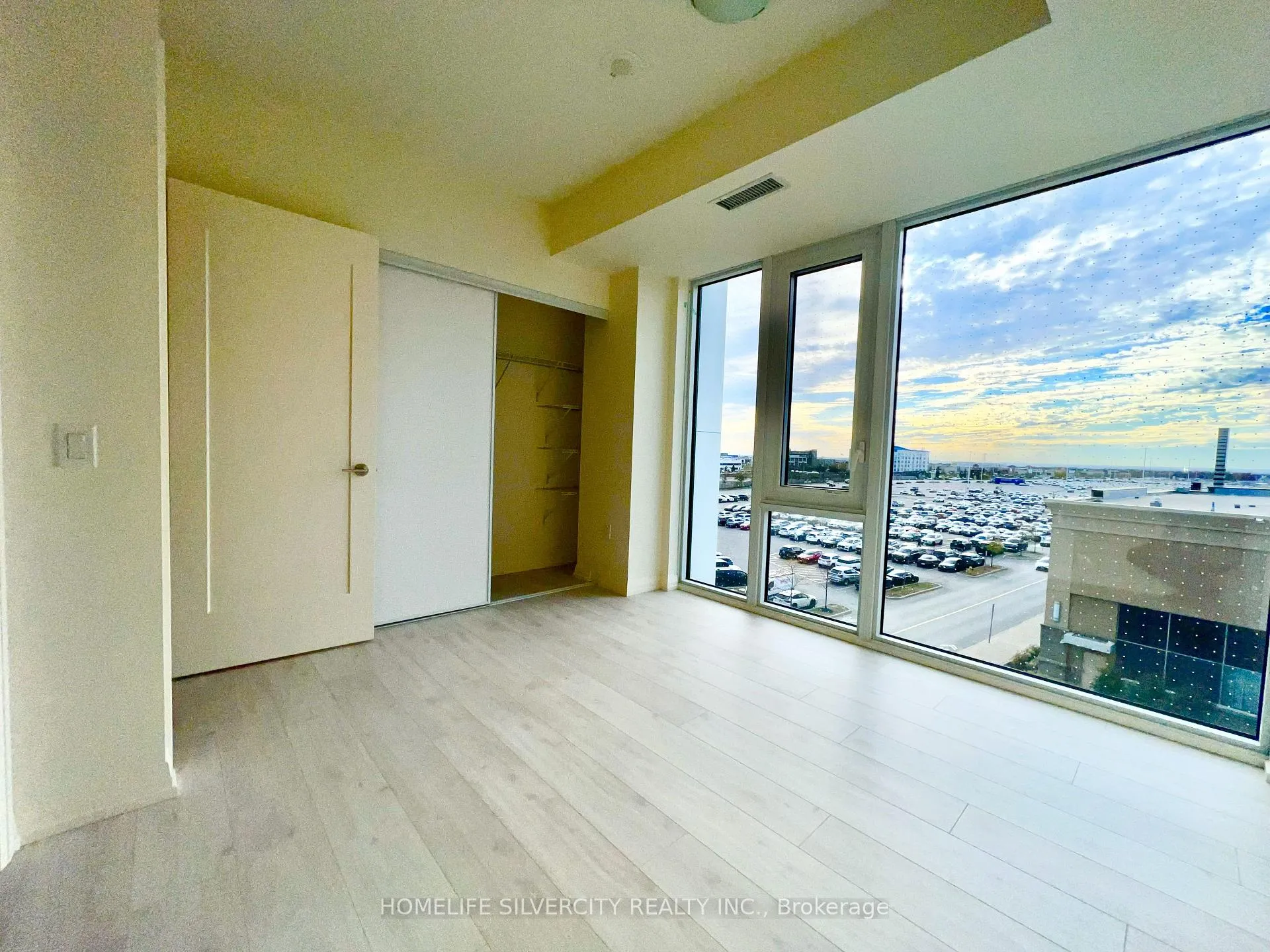 Photo 37 of Unit 409, 27 Korda Gate, Vaughan, Vellore Village — HOMEH