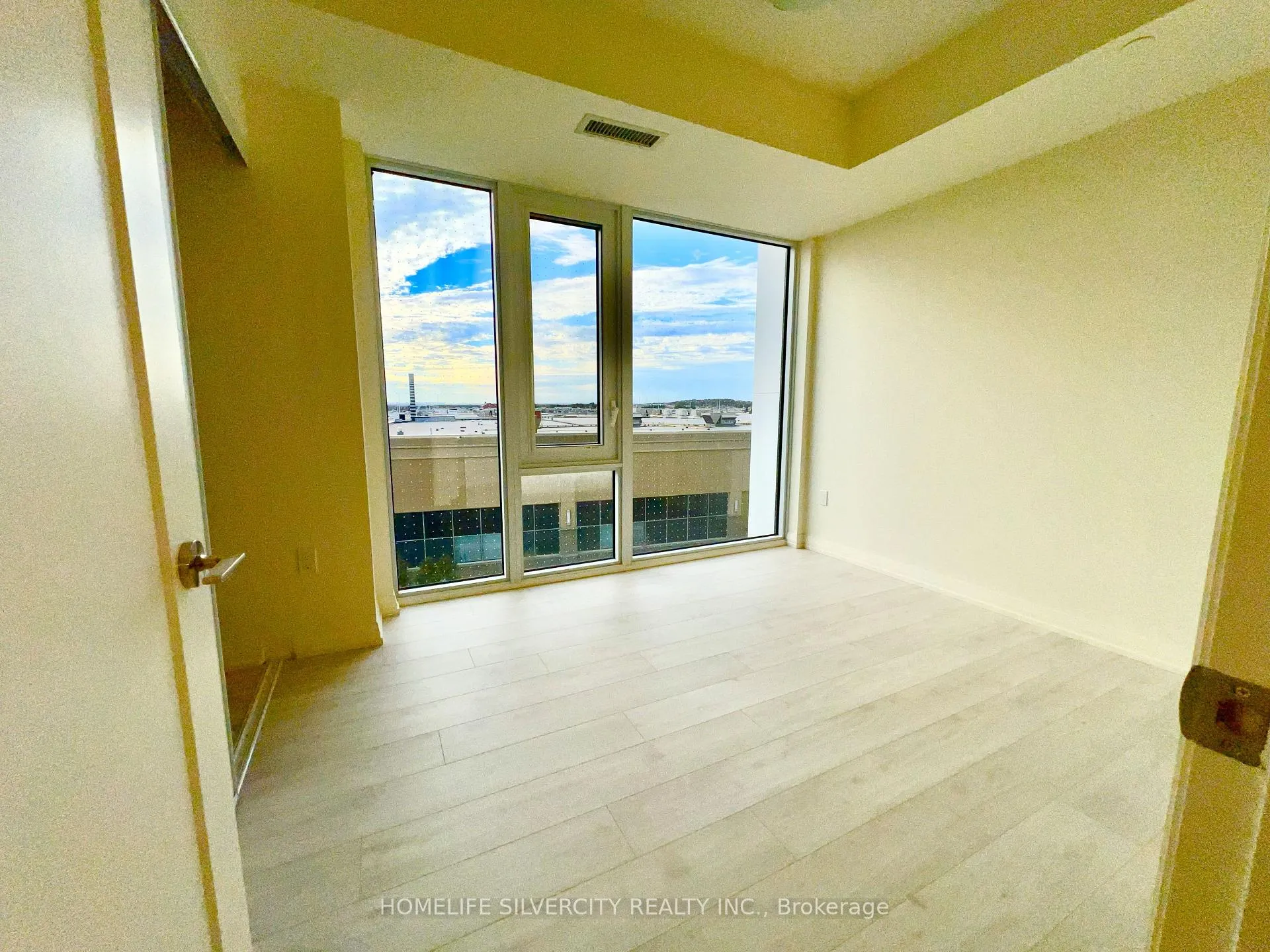 Photo 40 of Unit 409, 27 Korda Gate, Vaughan, Vellore Village — HOMEH