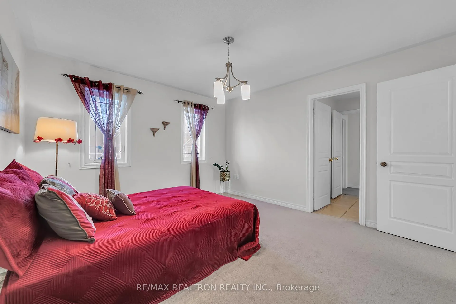 Photo 37 of 46 Carness Crescent, Georgina, Keswick South — HOMEH