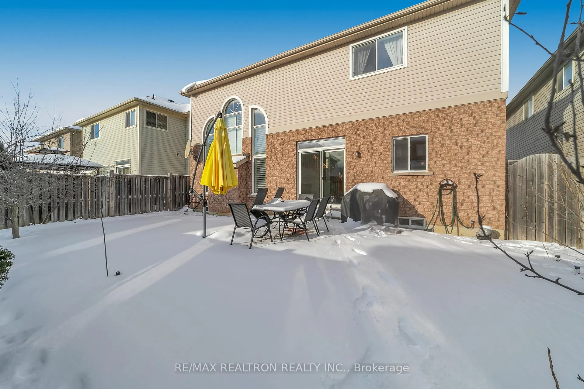 Photo 38 of 46 Carness Crescent, Georgina, Keswick South — HOMEH