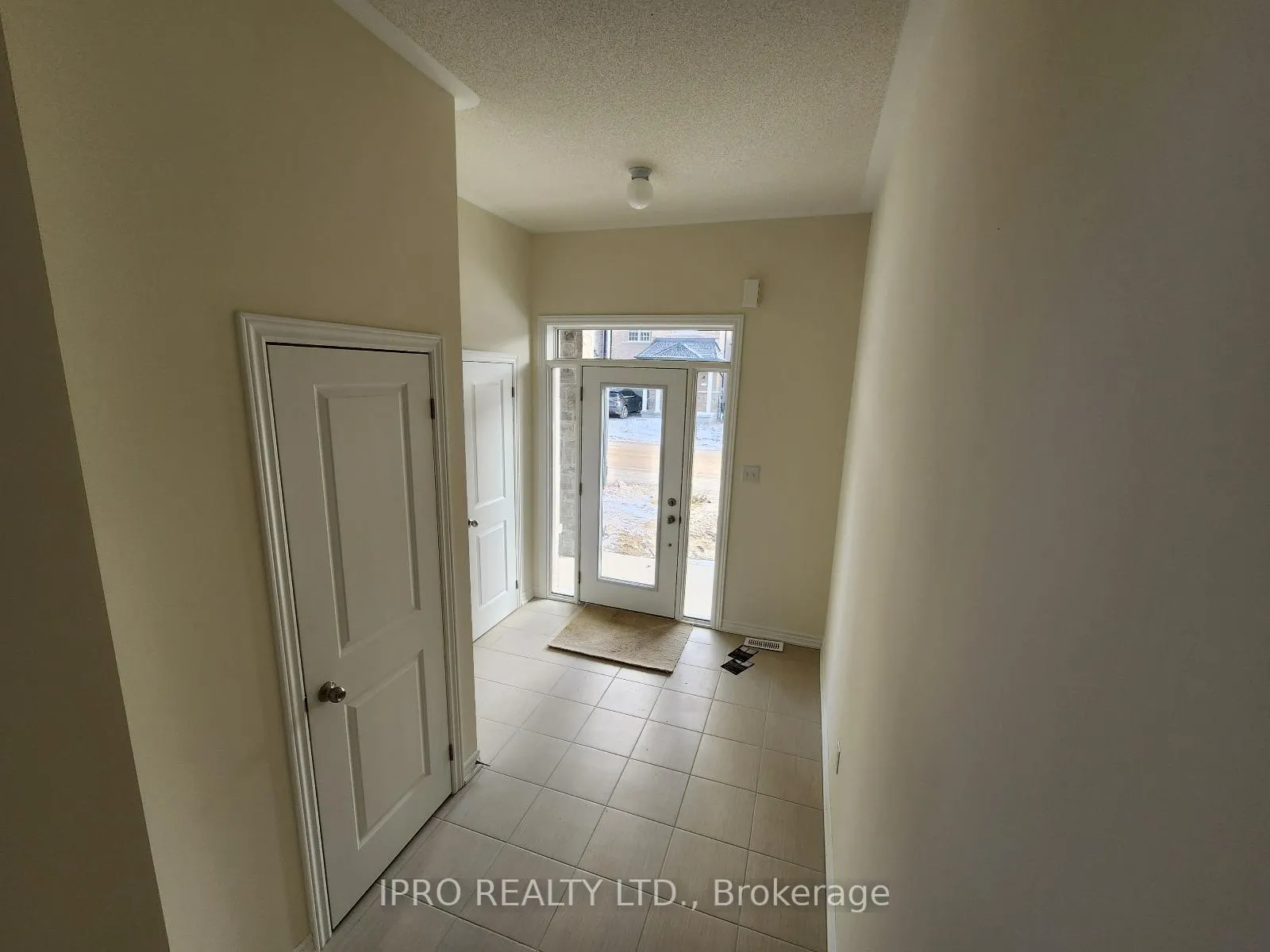 Photo 2 of 1092 Skyridge Boulevard, Pickering, Rural Pickering — HOMEH