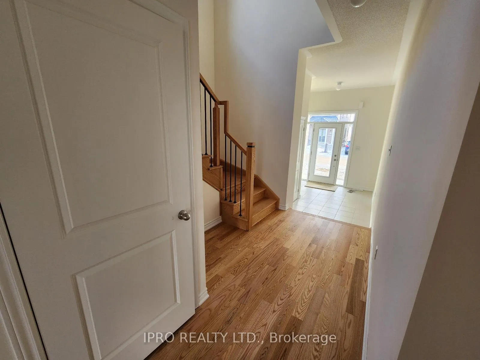 Photo 5 of 1092 Skyridge Boulevard, Pickering, Rural Pickering — HOMEH