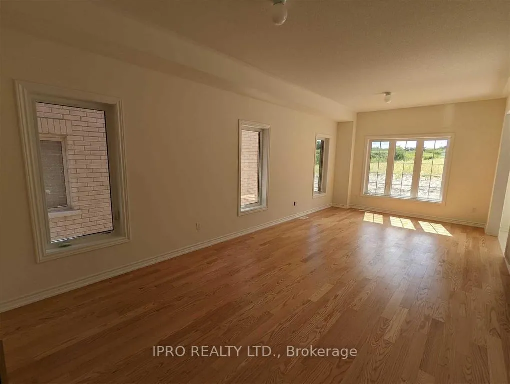 Photo 7 of 1092 Skyridge Boulevard, Pickering, Rural Pickering — HOMEH