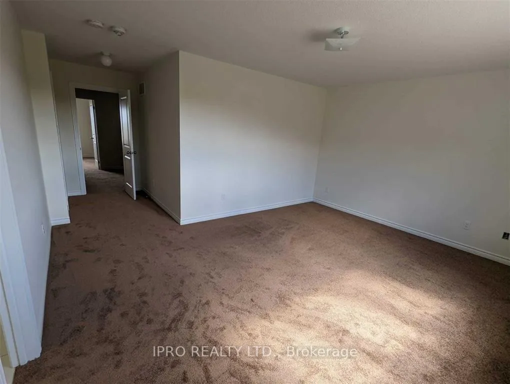 Photo 12 of 1092 Skyridge Boulevard, Pickering, Rural Pickering — HOMEH