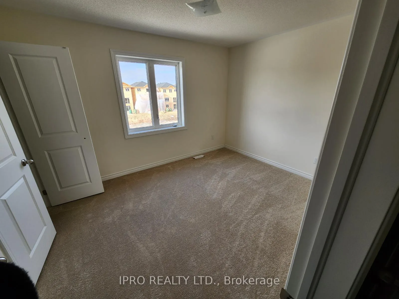 Photo 18 of 1092 Skyridge Boulevard, Pickering, Rural Pickering — HOMEH