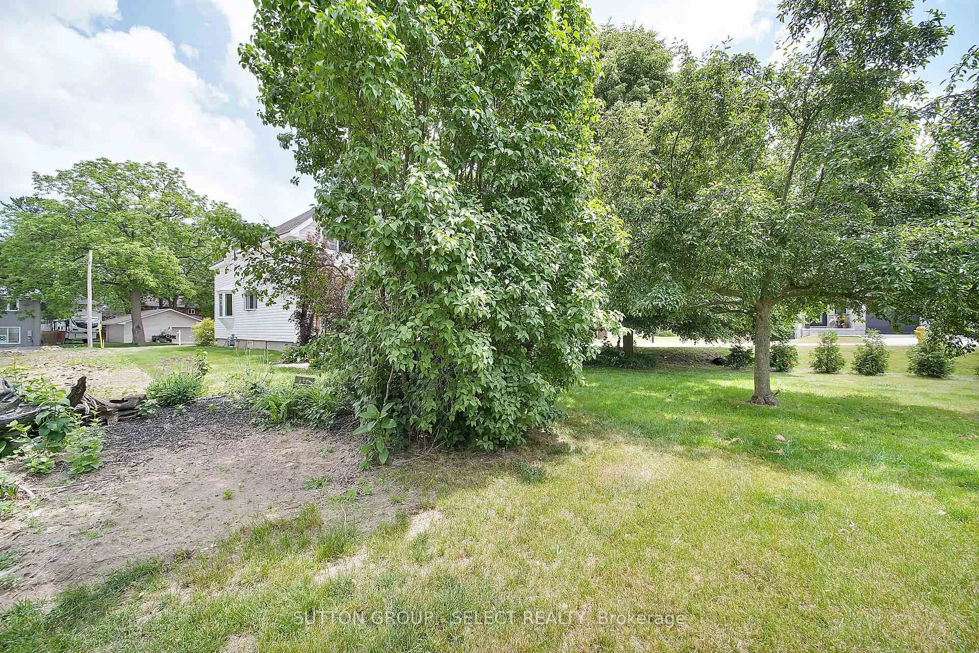 Photo 36 of 2617 Queen Street, Strathroy-Caradoc, Mount Brydges — HOMEH