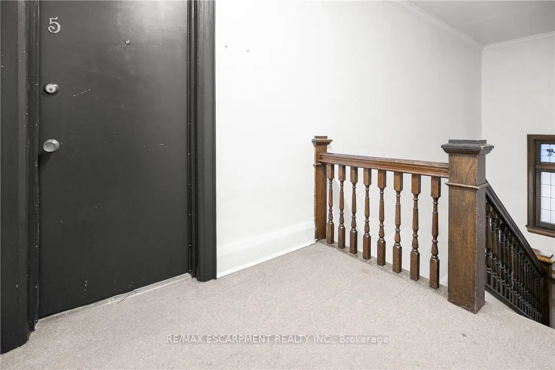 Photo 4 of Unit 5, 312 Aberdeen Avenue, Hamilton, Kirkendall — HOMEH